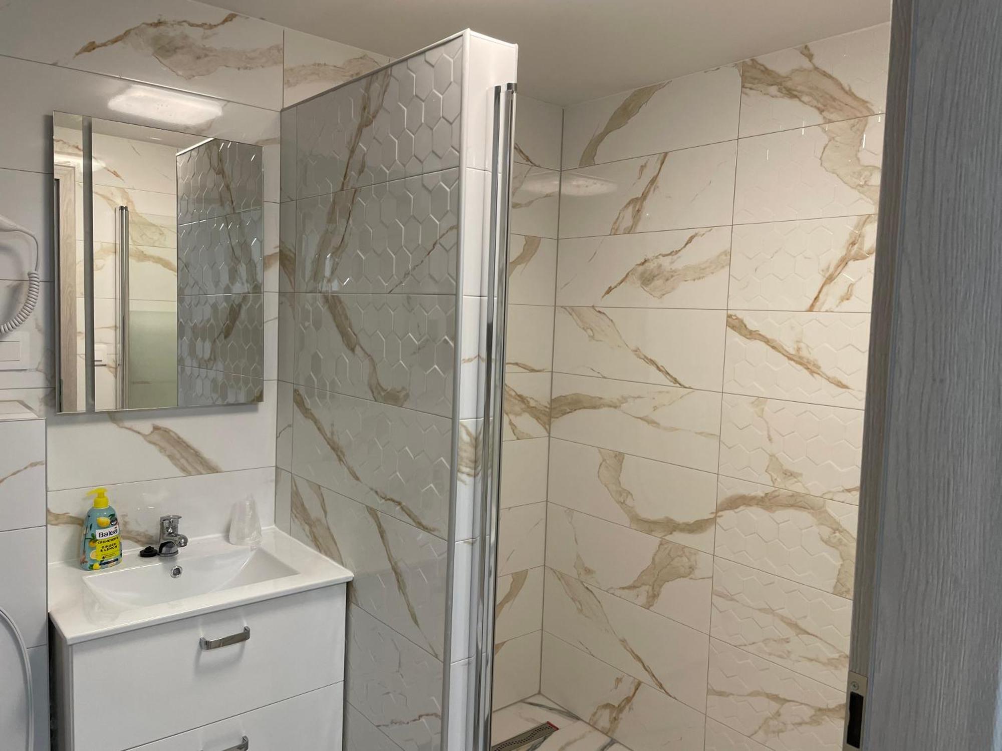 Apartmantt Cheb Buitenkant foto